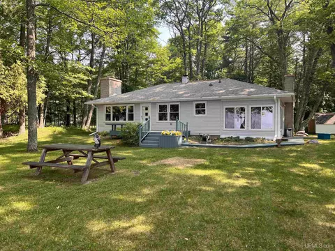 8379 Ee25, Rapid River, MI 49878