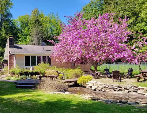 7446 2475, Gladstone, MI 49837