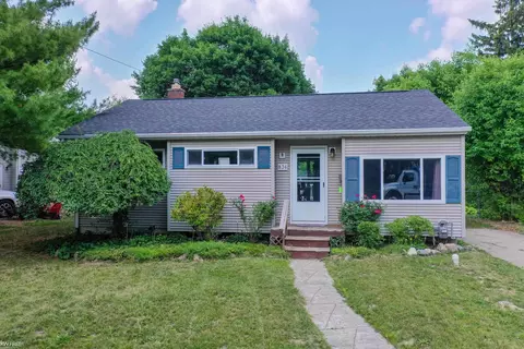 836 Southwood, Fenton, MI 48430