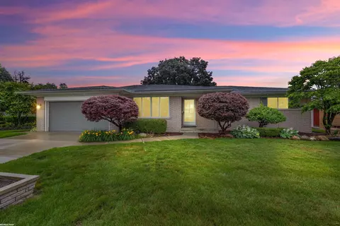 19292 Candlelight, Roseville, MI 48066