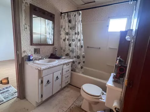 210 E Sixth, Clare, MI 48617 photo 28