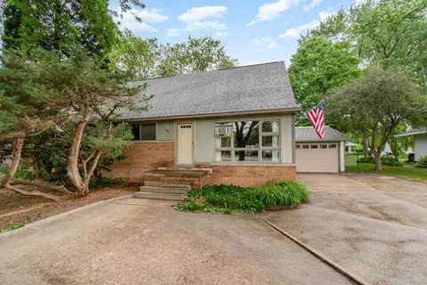 830 N Saginaw, Midland, MI 48640