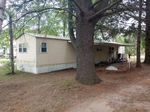 4295 Bay Rd, Gladwin, MI 48624