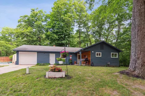 4350 E Arnold, Harrison, MI 48625