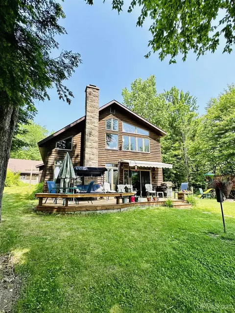 166 Sporley Lk, Skandia, MI 49885