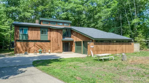 7537 Summit 1955 #N/A, Gladstone, MI 49837