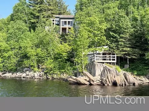 113 Nardi Dr, Negaunee, MI 49866