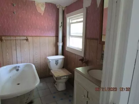 3250 Walton, Flint, MI 48504 photo 6