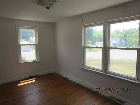 3250 Walton, Flint, MI 48504 photo 4