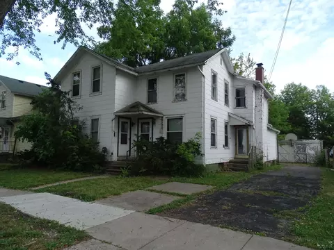 818 E Maumee, Adrian, MI 49221