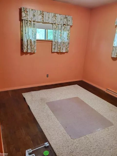 951 Hughes, Flint, MI 48503 photo 17