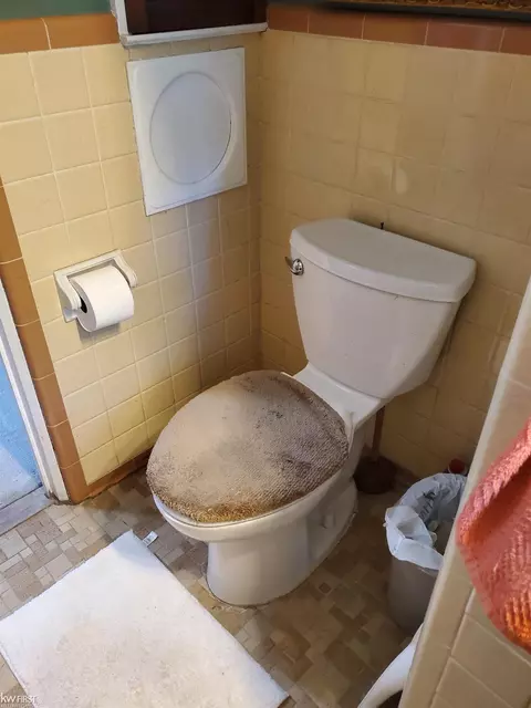 951 Hughes, Flint, MI 48503 photo 10
