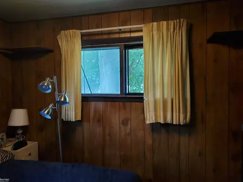 951 Hughes, Flint, MI 48503 photo 13