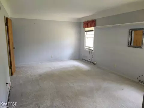 951 Hughes, Flint, MI 48503 photo 5