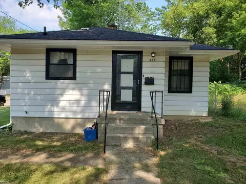 951 Hughes, Flint, MI 48503