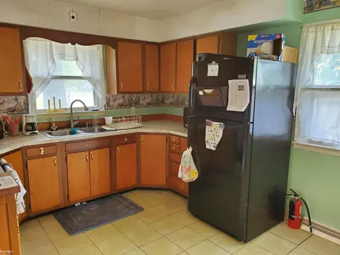 951 Hughes, Flint, MI 48503 photo 7