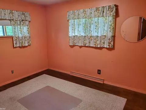 951 Hughes, Flint, MI 48503 photo 15