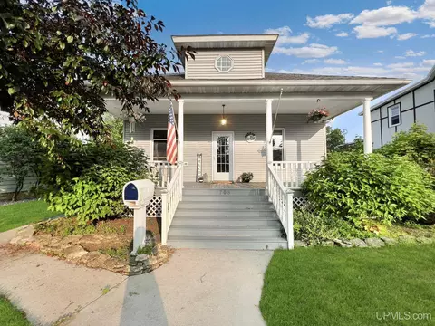 708 Jackson, Marinette, WI 54143