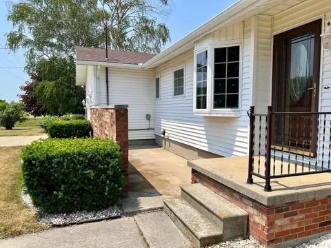 151 E Youngs Ditch, Bay City, MI 48708 photo 3