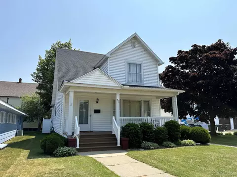805 S 10th, Escanaba, MI 49829