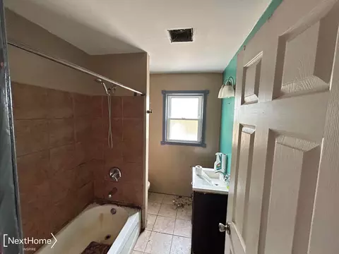 1610 Raspberry, Flint, MI 48507 photo 13