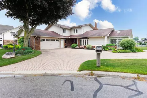 7397 Aqua Isle, Algonac, MI 48001