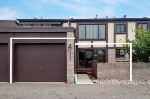 1060 Country Clb, Saint Clair Shores, MI 48082