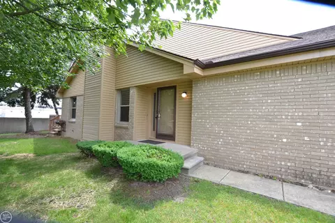 41415 Ambercrest, Sterling Heights, MI 48314