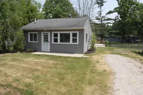 4861 Beech, Hope, MI 48628