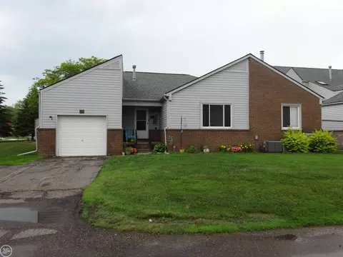 722 Claire Pointe, Saint Clair Shores, MI 48081