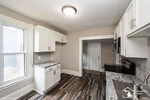 516 Division, Adrian, MI 49221 photo 7