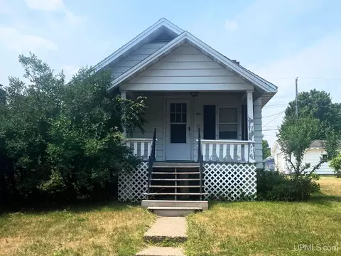 140 Newton St, Kingsford, MI 49802