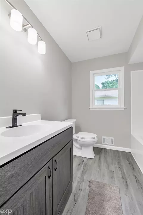 948 Liberty St, Algonac, MI 48001 photo 22