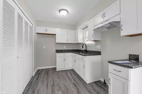 948 Liberty St, Algonac, MI 48001 photo 13