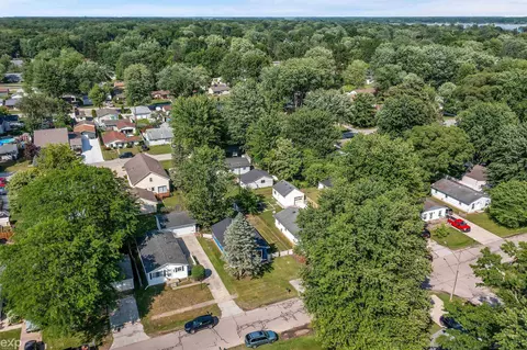 948 Liberty St, Algonac, MI 48001 photo 29