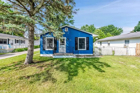 948 Liberty St, Algonac, MI 48001 photo 5