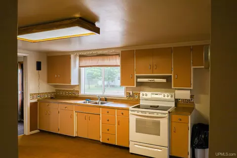 340 Hemlock, Republic, MI 49879 photo 32
