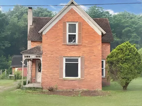 6821 Abbottsford, North Street, MI 48049