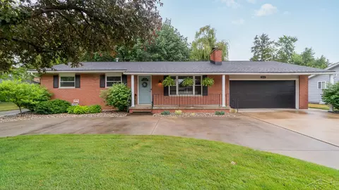 5210 Dundee Dr, Saginaw, MI 48603