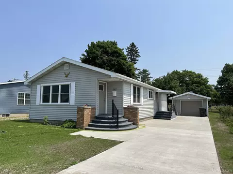 125 S 22nd, Escanaba, MI 49829
