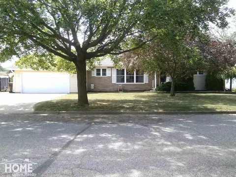 519 Rubelman Dr, Owosso, MI 48867