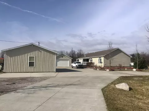 Exterior - 562 S Harrison, Harrison, MI 48625 photo 21 of 24