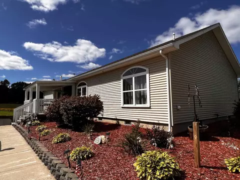 Exterior - 562 S Harrison, Harrison, MI 48625 photo 6 of 24