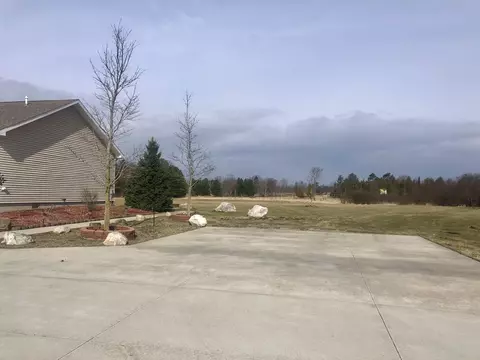 Exterior - 562 S Harrison, Harrison, MI 48625 photo 18 of 24