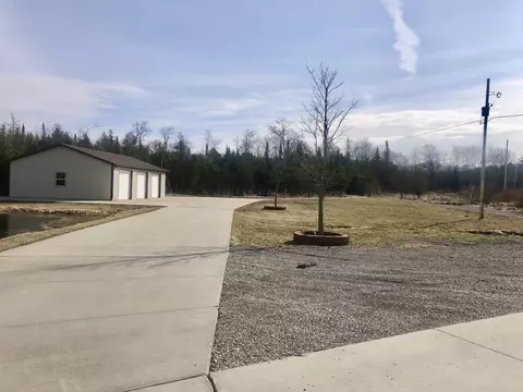 Exterior - 562 S Harrison, Harrison, MI 48625 photo 17 of 24