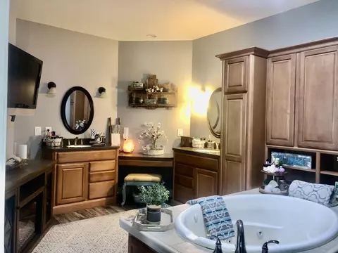Bath - 562 S Harrison, Harrison, MI 48625 photo 4 of 6