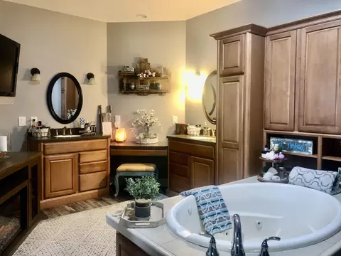 Bath - 562 S Harrison, Harrison, MI 48625 photo 5 of 6