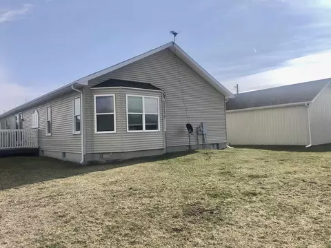 Exterior - 562 S Harrison, Harrison, MI 48625 photo 22 of 24