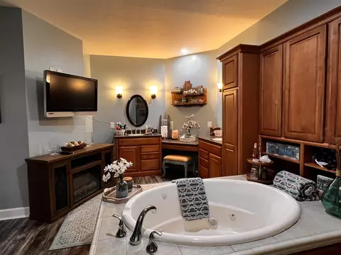 Bath - 562 S Harrison, Harrison, MI 48625 photo 2 of 6