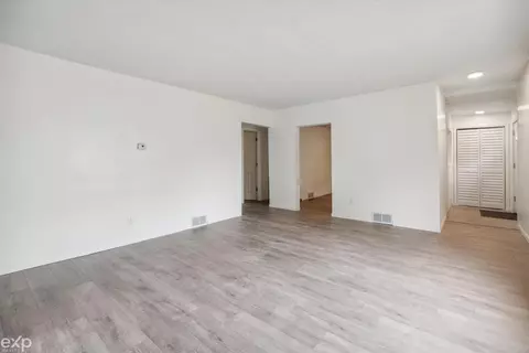 3221 E Hemphill, Burton, MI 48529 photo 4